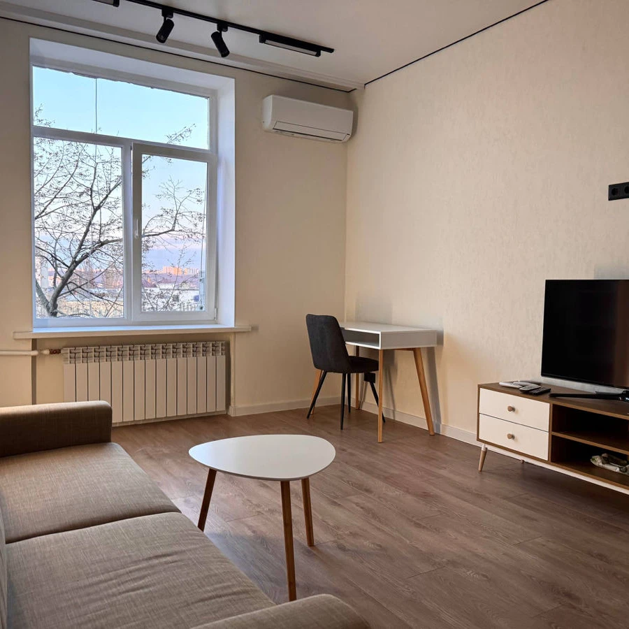 Chișinău, Centru, Bd. Ştefan cel Mare şi Sfânt nr.64 Chirie apartament cu 2 odai
