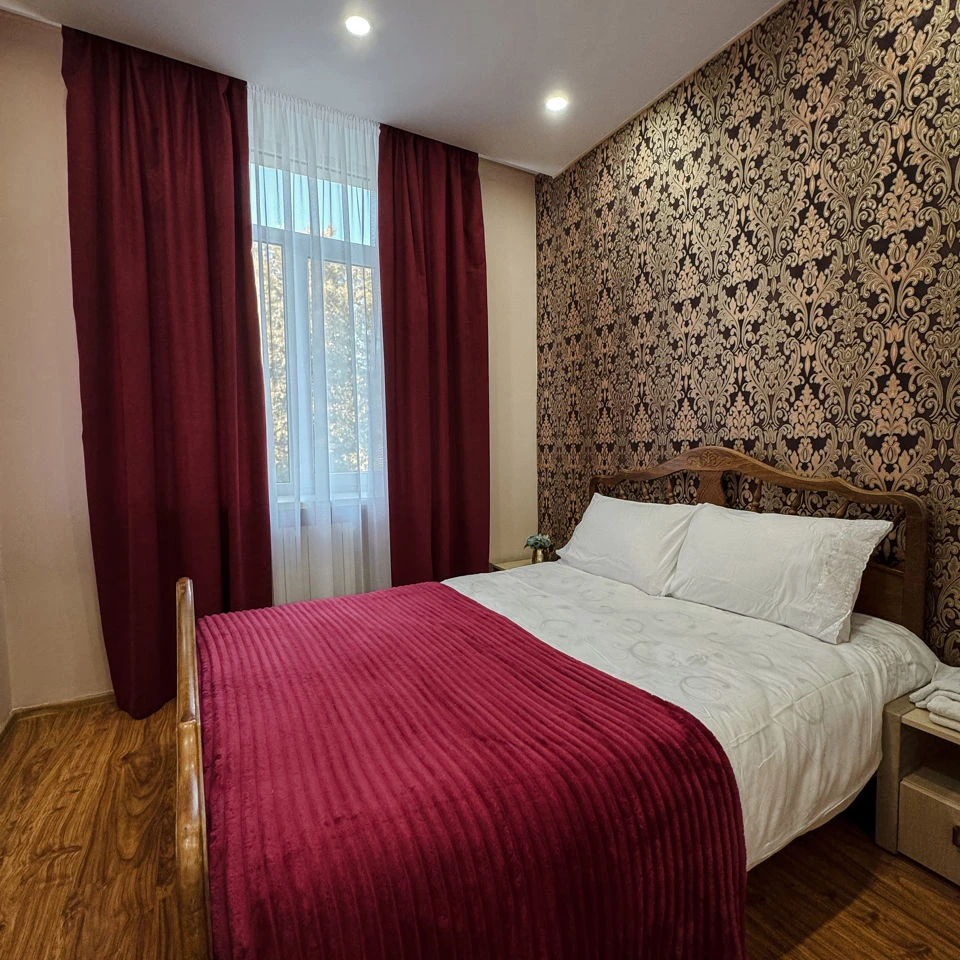 Chișinău, Centru, Bd. Ştefan cel Mare şi Sfânt nr.64 Chirie apartament cu 2 odai