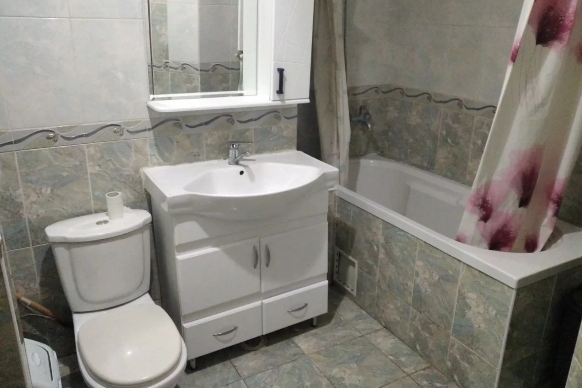 Chișinău, Centru, Vasile alecsandri nr.100/1 Renting a three-room apartment