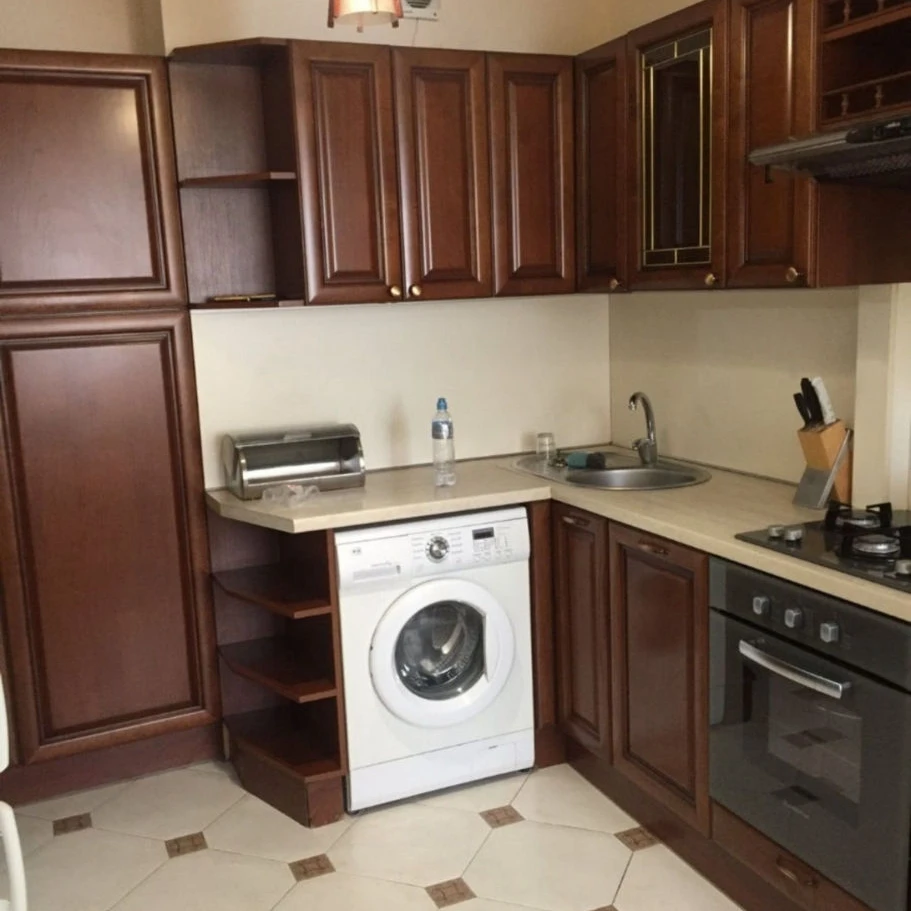 Chișinău, Centru, Str. Ismail nr.84 Chirie apartament cu 3 odai