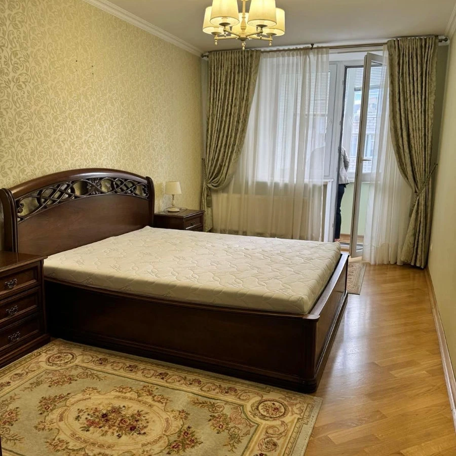 Chișinău, Centru, Str. Nicolae Testemițanu nr.37 Chirie apartament cu 3 odai