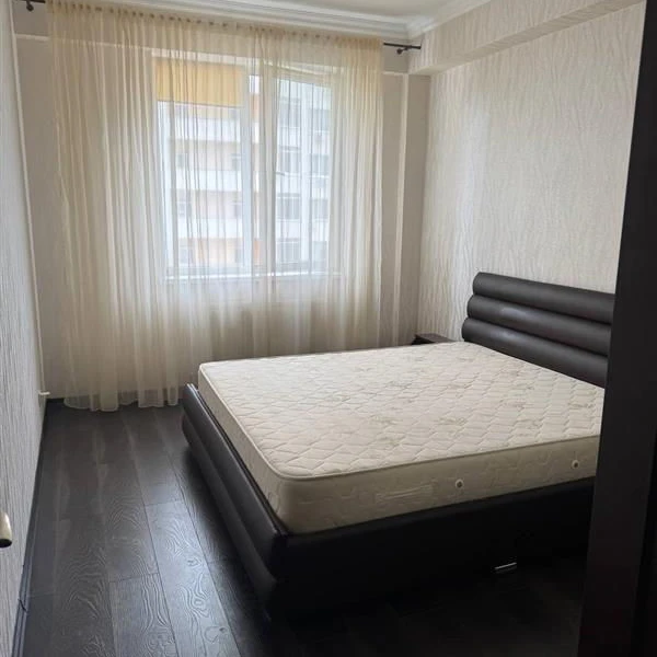 Chișinău, Centru, ул. Николае Тестемицану nr.21/2 Chirie apartament cu 2 odai