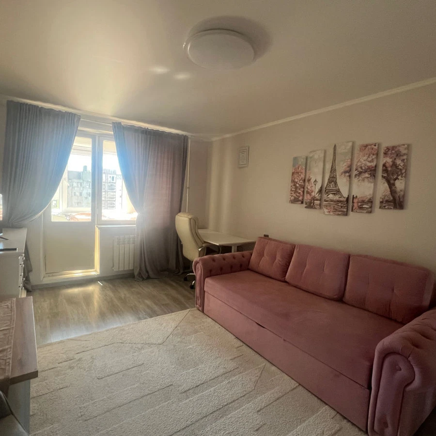 Chișinău, Ciocana, Bd. Mircea cel Bătrân nr.17 Chirie apartament cu 2 odai