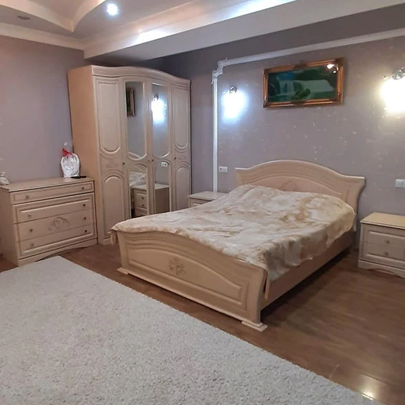 Chișinău, Botanica, Str. Melestiu Chirie apartament cu 2 odai