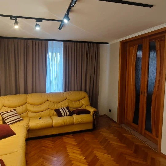 Chișinău, Botanica, Bd. Cuza Vodă nr.1/1 Chirie apartament cu 3 odai