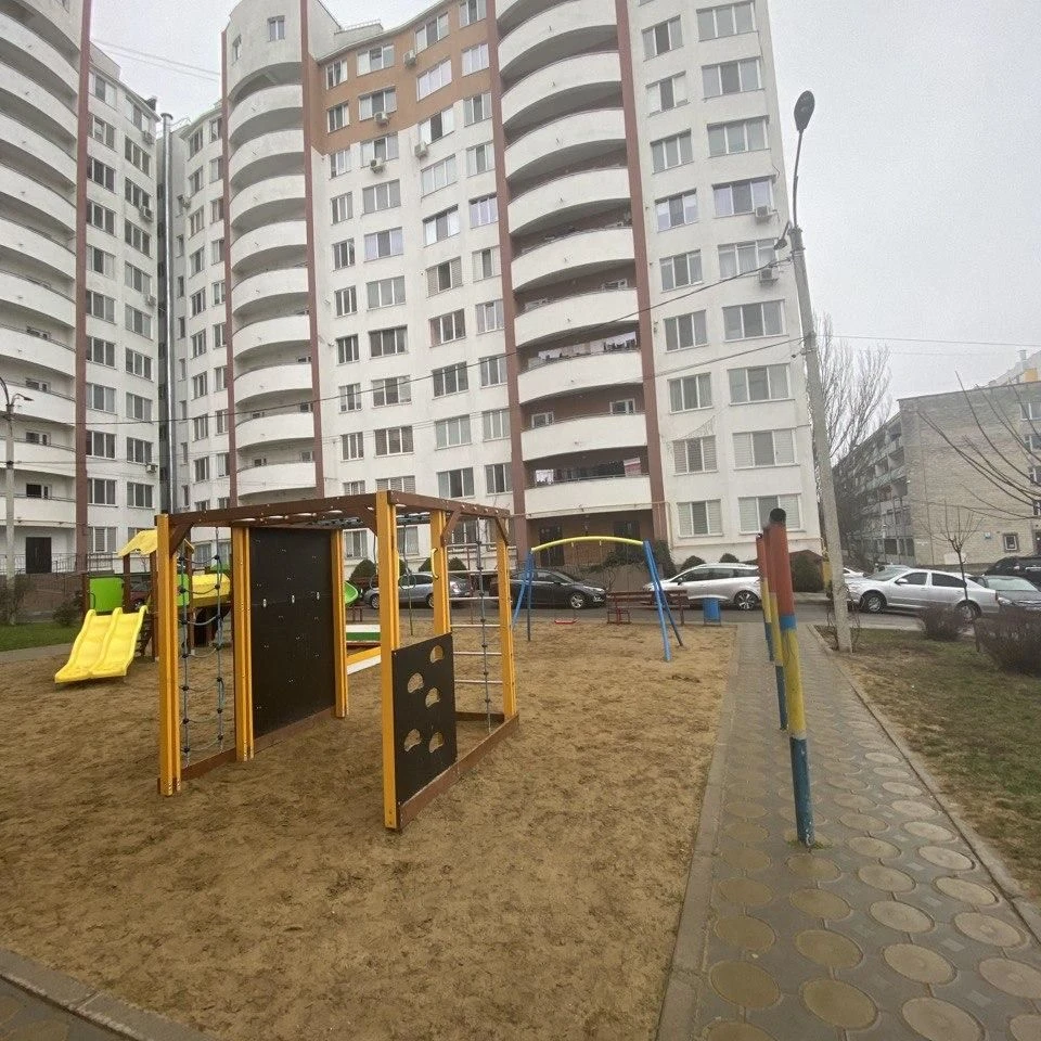 Chișinău, Riscani, Str. Studenților nr.7/8 Chirie apartament cu 3 odai