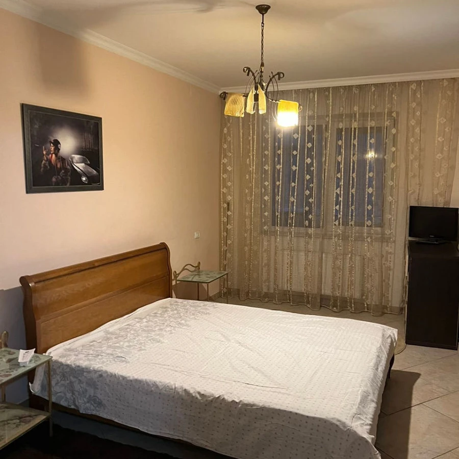 Chișinău, Riscani, Bd. Renașterii Naționale 14 Chirie apartament cu 3 odai