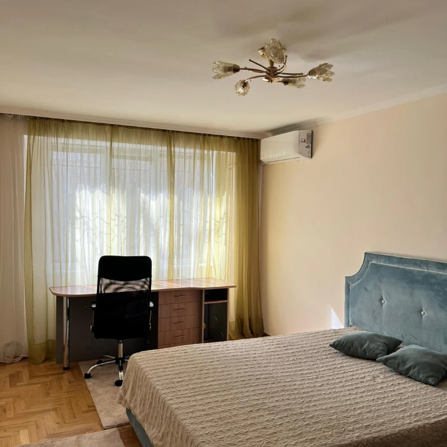 Chișinău, Ciocana, Bd. Mircea cel Bătrân nr.6 Chirie apartament cu 3 odai