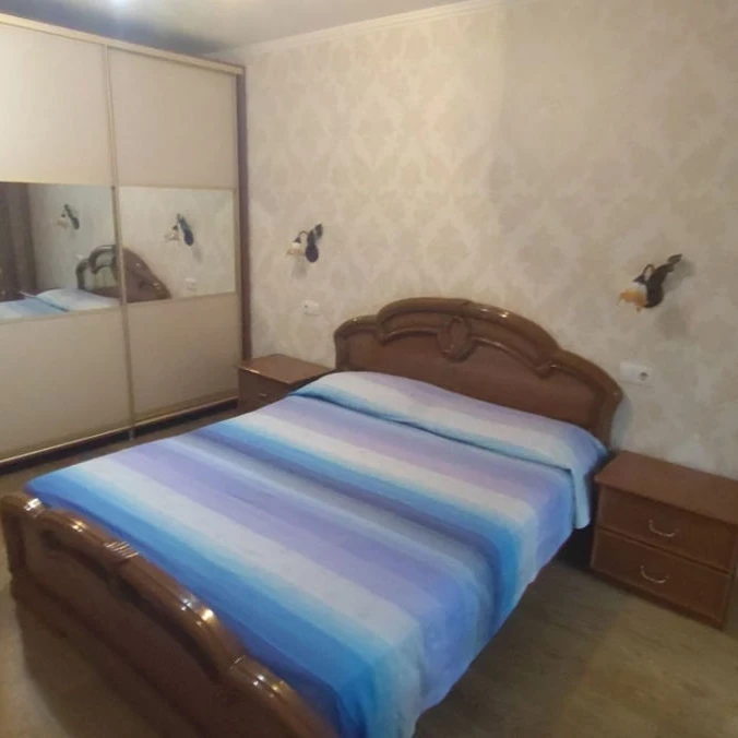 Chișinău, Buiucani, Bd. Alba-Iulia nr.184 Chirie apartament cu 2 odai