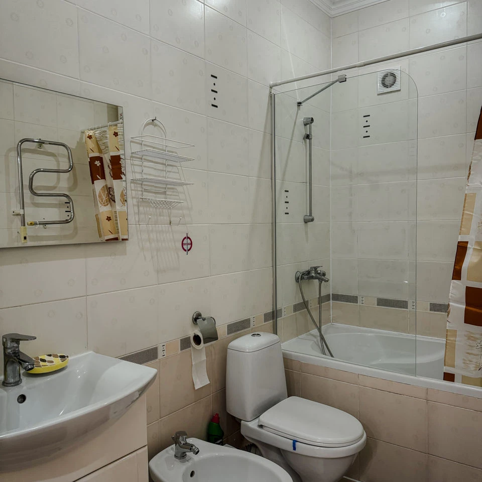 Chișinău, Centru, Bd. Ştefan cel Mare şi Sfânt nr.64 Chirie apartament cu 2 odai