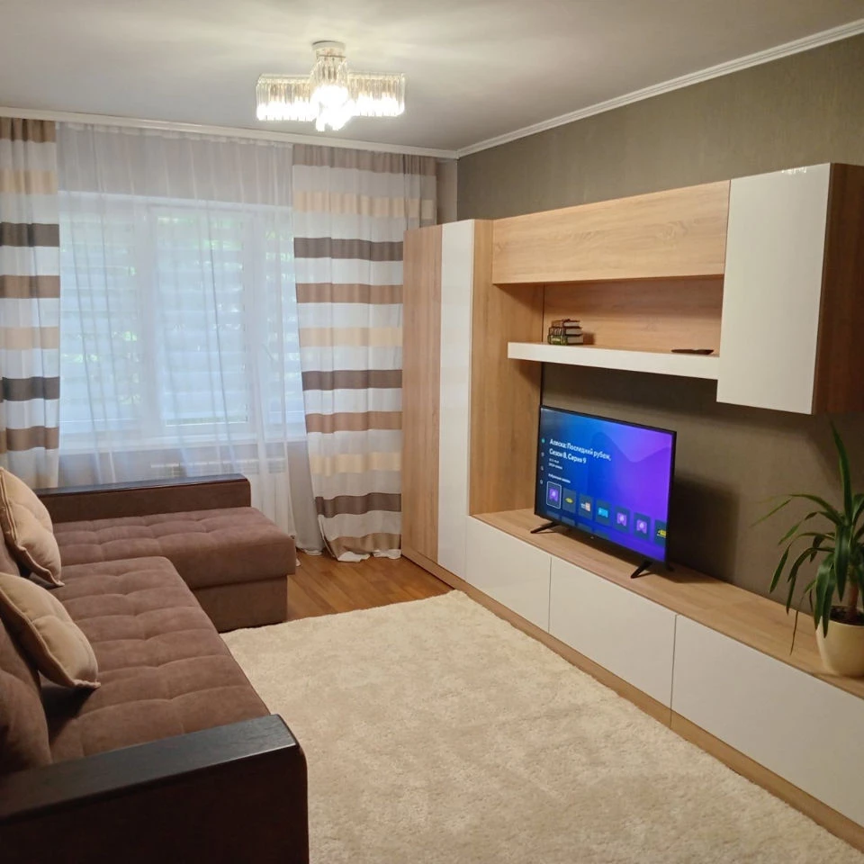 Chișinău, Botanica, Bd. Cuza Vodă nr.15/1 Chirie apartament cu 2 odai