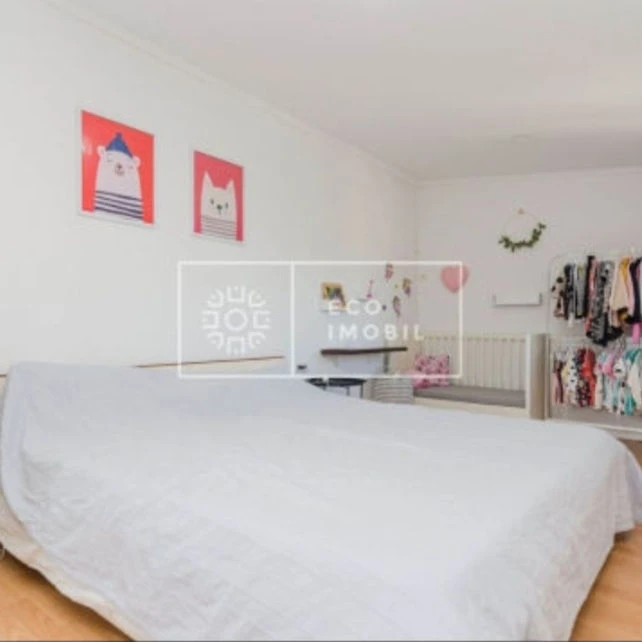 Vatra, Centru, Str. Florilor nr.6 Дом