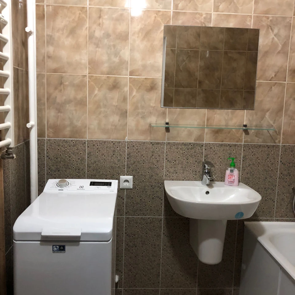 Chișinău, Centru, Str. Alexandru cel Bun 62 Оренда трикімнатної квартири