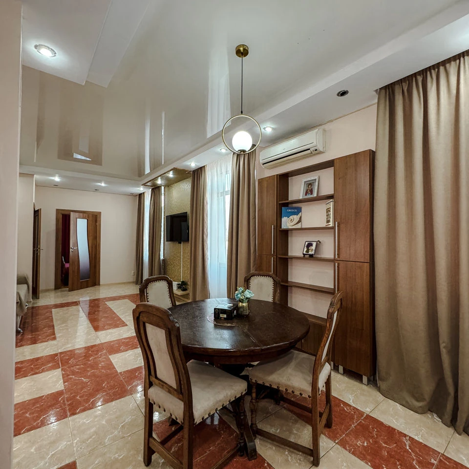 Chișinău, Centru, Bd. Ştefan cel Mare şi Sfânt nr.64 Chirie apartament cu 2 odai